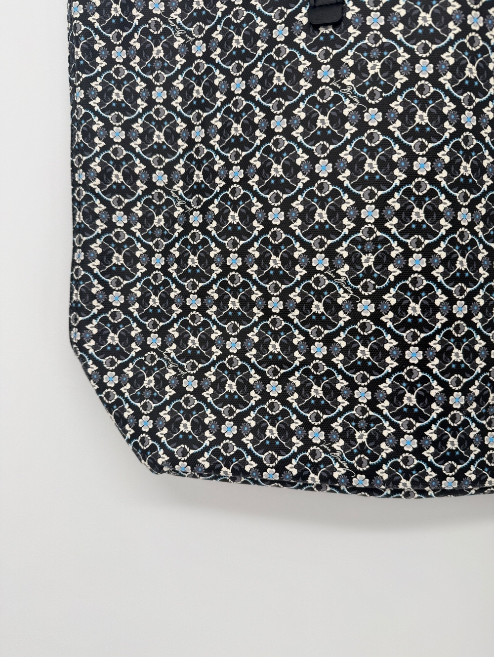 Vera Bradley Large Every Day Tote | Charcoal Vines | NWT | MSRP $130 - Picture 4 of 6